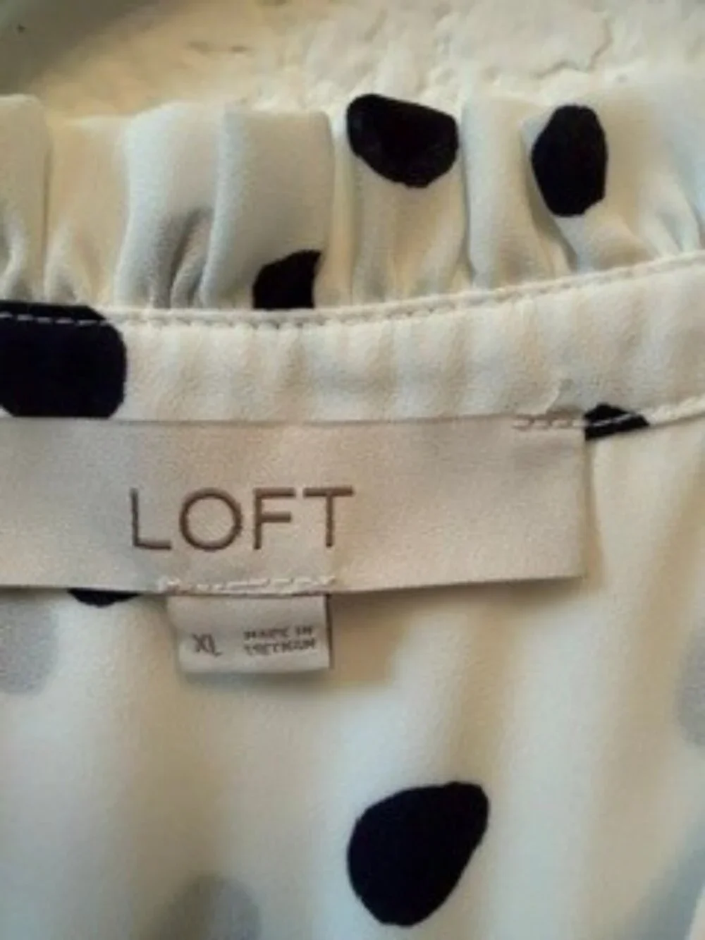 Loft blouse - White with black polka dots